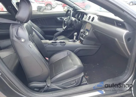 2020 Ford Mustang Ecoboost Premium Fastback z USA, uszkodzony, nr VIN 1FA6P8THXL5136610